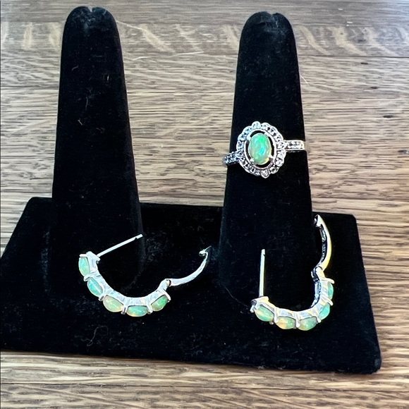 Opal and sliver Jewelry Set - Picture 5 of 7